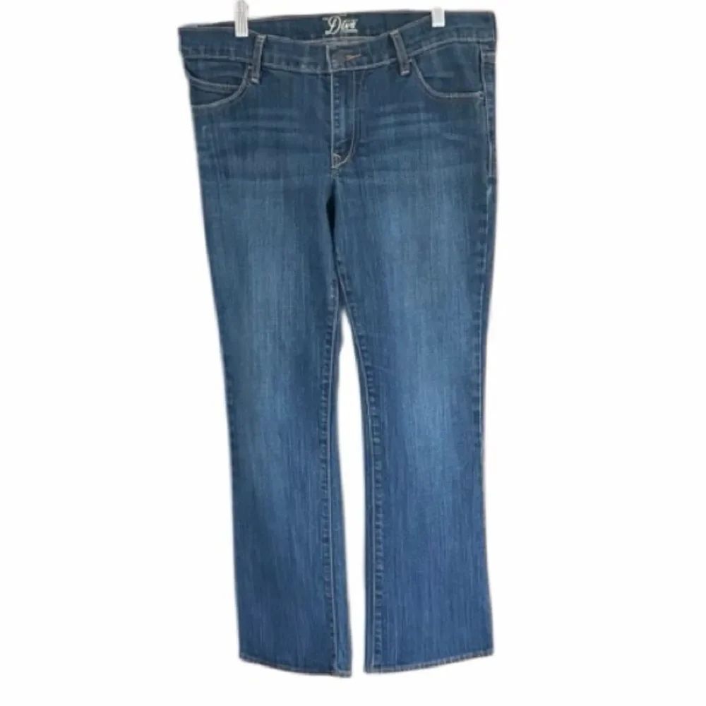 Old Navy Diva Straight Leg 5 pocket Jeans size 12S.